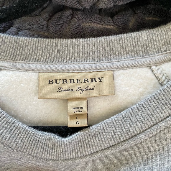 COPY - Authentic Burberry Sweater - Picture 4 of 5